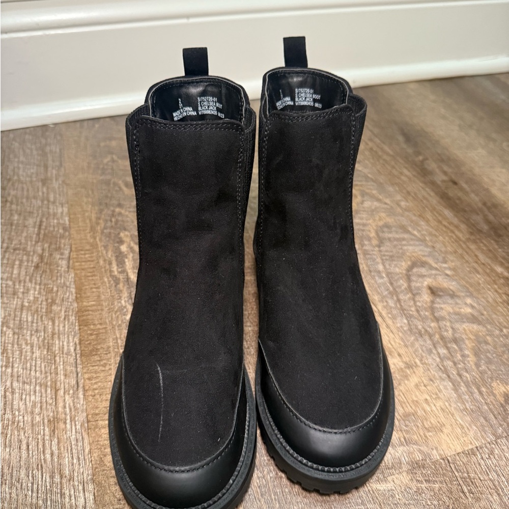 Old Navy Black Chelsea Boots with Chunky Sole